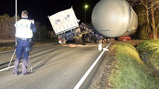 190-Tonnen-LKW versperrt die Osningstraße
