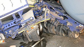 190-Tonnen-LKW versperrt die Osningstraße