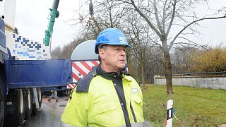 190-Tonnen-LKW versperrt die Osningstraße