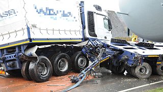 190-Tonnen-LKW versperrt die Osningstraße