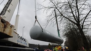 190-Tonnen-LKW versperrt die Osningstraße