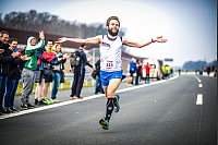 Die A33 gehörte heute den Läufern, Inlinern, Radfahrern und Spaziergängern. - © Florian Gontek