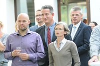 Abschiedsfeier für HK-Lokalchef Herbert Gontek - von links: HK-Redakteur Claus Meyer, Timo Klack (Pressesprecher Volksbank Halle), HK-Redakteurin Anja Hanneforth, Reiner Peters (Vorstand Volksbank Halle). - © Foto: Heiko Kaiser