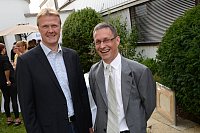 Abschiedsfeier für HK-Lokalchef Herbert Gontek: Borgholzhausens SPD-Bürgermeisterkandidat Dirk Speckmann (links) , HK-Redakteur Detlef Hans Serowy. - © Foto: Jan Herrmann