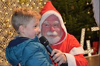 Die kleinen Gäste sagen dem Nikolaus ein Gedicht auf oedre singen ihm etwas vor. Zur Belohnung gab es Süßigeiten. - © Birgit Nolte
