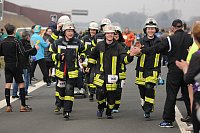 Die A33 gehörte heute den Läufern, Inlinern, Radfahrern und Spaziergängern. - © Foto: Christian Helmig