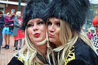 Die Steinhagener Jecken gaben schon zu Weiberfastnacht alles. - © Jonas Damme