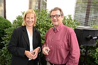 Abschiedsfeier für HK-Lokalchef Herbert Gontek: Heidi Kirsch (Pressesprecherin Kreissparkasse Halle), HK-Redakteur Andreas Großpietsch. - © Foto: Jan Herrmann