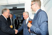 Abschiedsfeier für HK-Lokalchef Herbert Gontek - von links: Herbert Gontek, Gerhard Weber, Harald Herkströter (Vorstand der Volksbank Halle). - © Foto: Heiko Kaiser