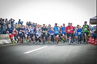 Die A33 gehörte heute den Läufern, Inlinern, Radfahrern und Spaziergängern. - © Florian Gontek