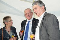 Abschiedsfeier für HK-Lokalchef Herbert Gontek - von links: Werthers Bürgermeisterin Marion Weike, Borgholzhausens Bürgermeister Klemens Keller, NW-OWL-Chef Lothar Schmalen. - © Foto: Heiko Kaiser