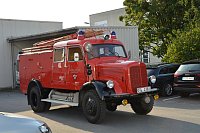 Abschiedsfeier für HK-Lokalchef Herbert Gontek: In diesem historischen Feuerwehrfahrzeug wurde Herbert Gontek mit Blaulicht zur Abschiedsfeier gefahren. - © Foto: Jan Herrmann