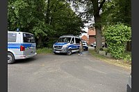 Das SEK durchsuchte am Sonntag auch die Wohnung des Verdächtigen in Harsewinkel. - © Paul Brinkmann
