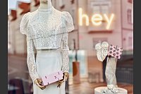 Hey Schaufenster. - © Stefan Becker