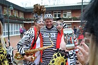 Die Steinhagener Jecken gaben zum Rathaussturm an Weiberfastnacht alles. - © Jonas Damme, HK