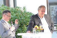 Abschiedsfeier für HK-Lokalchef Herbert Gontek - von links: HK-Betriebsratsvorsitzender Detlef Hans Serowy, Herbert Gontek. - © Foto: Heiko Kaiser
