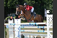 Schnell und wendig: Margaux Rocuet aus Frankreich und der Holsteiner"Qualifying de Hus" siegten nach einem spannenden Stechen imHörmann-Chamionat, einem S-Springen der Gold-Tour. - © Foto: Anke Schneider