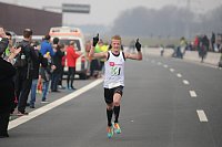 Die A33 gehörte heute den Läufern, Inlinern, Radfahrern und Spaziergängern. - © Foto: Christian Helmig