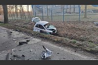 Zwei Fahrzeuge sind am Donnerstagmorgen auf der Bundesstraße 61 in Gütersloh ineinander gekracht. - © Matthias Reiprich