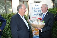 Abschiedsfeier für HK-Lokalchef Herbert Gontek: Herbert Gontek (links), Borgholzhausens Bürgermeister Klemens Keller. - © Foto: Heiko Kaiser