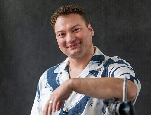 Christian Jährig hat 2024 DSDS gewonnen. Am Turniersamstag tritt er in Halle auf. - © TWO