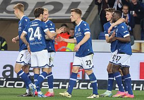 Arminia Bielefeld schlägt Wehen Wiesbaden 4:2.