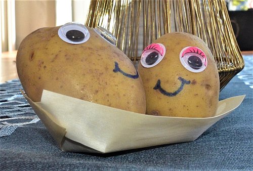 Beim Kartoffelmarkt in Borgholzhausen dreht sich neben den Kartoffeln auch viel ums Kunsthandwerk. - © Ekkehard Hufendiek