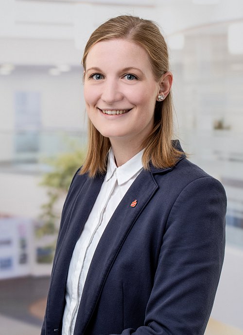 Julia Holdack ist die Pressesprecherin der Kreissparkasse Halle-Wiedenbrück. - © Kreissparkasse Halle-Wiedenbrück