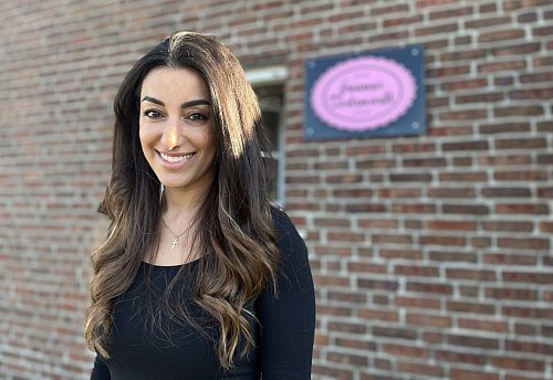 Azize Ünal gründet "Juanas Tortenwelt" im Kreis Gütersloh - © Lena Vanessa Bleck