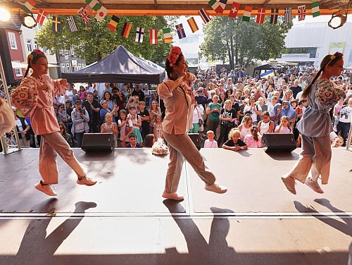 Gütersloh International findet in diesem Jahr erstmalig an zwei Tagen statt: Das bunte, vielfältige Programm lädt zum gemeinsamen Feiern ein. - © Stadt Gütersloh/Kai Uwe Oesterhelweg.