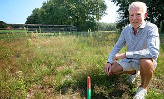 Anwohner Helmut Kathe reagiert mit Unverständnis: Die Telekom plant in seiner Nachbarschaft in Gütersloh einen 40 Meter hohen Funkturm. - Andreas Frücht