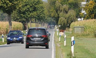 Viel Verkehr: Der Bockhorster Landweg verbindet die Ortsteile Loxten undBockhorst. Auf einem etwa einen Kilometer langen Stück darf 100 km/h gefahren werden. Zu schnell, finden Anwohner. - Archivbild Tasja Klusmeyer
