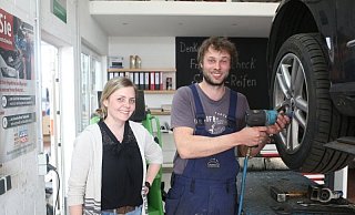 Anna und Kai Rühenholl kennen sich in Sachen Reifen aus. Der Mythos "Von O bis O" hat für sie durchaus eine Bedeutung. - Andre Schneider