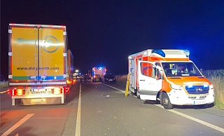 In Höhe der Kreuzung Zur Flammenmühle, Ecke Druffeler Straße, im Kreis Gütersloh trat am Montagabend plötzlich unvermittelt ein Fußgänger auf die Fahrbahn. - Thorsten Heß