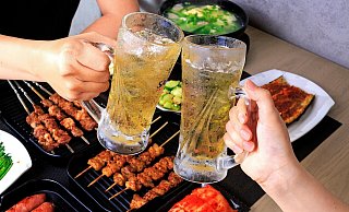 Angeblich achten immer mehr Menschen im Januar darauf, anlässlich des "Veganuary" und des "Dry January" auf Fleisch und Alkohol zu verzichten. Im Kreis Gütersloh macht sich dies nur vereinzelt bemerkbar. - Symbolfoto Pixabay/VanBk