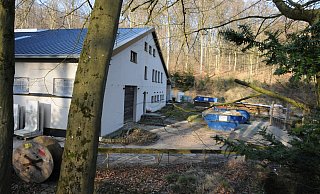 Aktuell scheinen die Arbeiten auf dem Gelände der Reitanlage in Isingdorf mit der großen, sanierten Reithalle zu ruhen. - Anja Hanneforth
