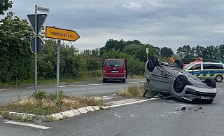 Der Bielefelder Skoda-Fahrer wurde mit leichten Verletzungen in ein Krankenhaus gebracht. - Polizei Bielefeld