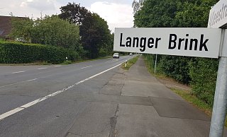 Auf dem 650 Meter langen Teilstück der Alleestraße zwischen Langer Brink und Ortseingang soll Tempo 50 gelten. - Uwe Pollmeier