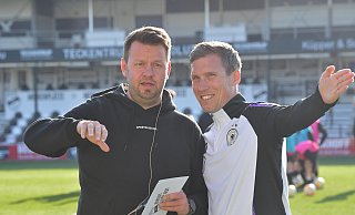 Nach seinem Trainerjob in Steinhagen stieg Mario Lüke (l., hier mit U 20-Nationaltrainer Hannes Wolf) beim SC Verl in den Profifußball auf. - sport/presse/foto Dünhölter