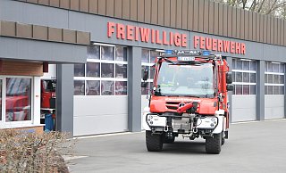 55 Männer und vier Frauen versehen im Löschzug Steinhagen ihren Dienst. Eine abgetrennte Umkleide haben nur die Frauen. - Frank Jasper