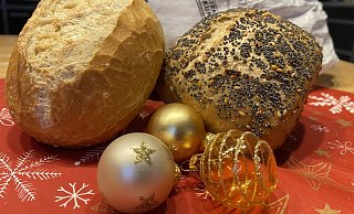 Lange Ausschlafen, dann ausgibig frühstücken - besonders an Feiertagen ist dies beliebt. Doch wo gibt es im Altkreis Halle 2024 an Heiligabend frische Brötchen? - Sonja Faulhaber