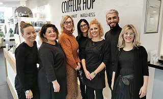 Janet Lorenz, Melda Özhan, Sabine Schumacher, Birsel Dolma, Melike Eren, Burak Sak und Zehra Kopal-Hop. - Detlef Hans Serowy