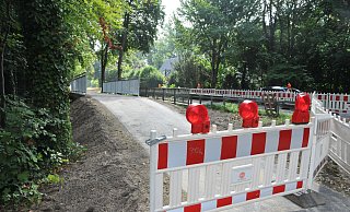 Die neue Brücke über den Landbach zwischen Steinhagen und Brockhagen erscheint einigen Bürgerinnen und Bürgern zu steil. - Frank Jasper