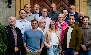 Uwe Gehring (v.l.), Norman Heidt, Johannes Decius, Philip Haberkorn, Ulf Soldan, Nina Welland, Olaf Wöhrmann, Joana Sochart, Dirk Schröer, Katrin Böhme, Johannes Detert, Desmond Heidt, Frank Uphaus, Sergej Arbusow, Daniel Kittlitz und Janis Galli. - UWG Werther