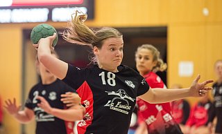Lea Schlautmann, hier noch im Steinhagener Trikot, wird ihrer neuen Mannschaft lange fehlen. - Andre Schneider