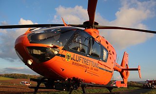 Rettungshubschrauber Christoph 13 ist auf der A33 bei Bielefeld nach einem Unfall gelandet. - David Schellenberg