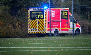 Im Amateurfußball der Region hat es am Wochenende gleich zwei schwere Verletzungen gegeben. In Heepen (Bild) und in Steinhagen kam der Rettungswagen. - Andreas Zobe