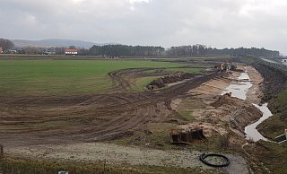 Auf dem Gelände zwischen A 33-Kreisel und Patthorster Straße siedeln sich bald zwei Firmen an. - Uwe Pollmeier