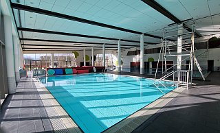 Das im März 2014 eröffnete Lindenbad ist wegen Rissen in der Dachkonstruktion bis auf Weiteres geschlossen. - Uwe Pollmeier