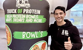 Sercan Özdil hat sich einen Foodtruck angeschafft. In Zukunft plant er, seine gesunden Speisen auch an einem festen Standort zu verkaufen. - Dennis Bleck